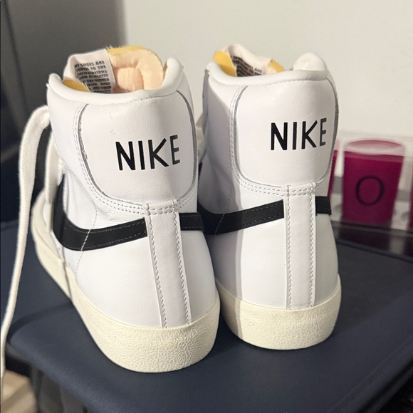 Nike Women's White and Gray Sneakers - Picture 3 of 3